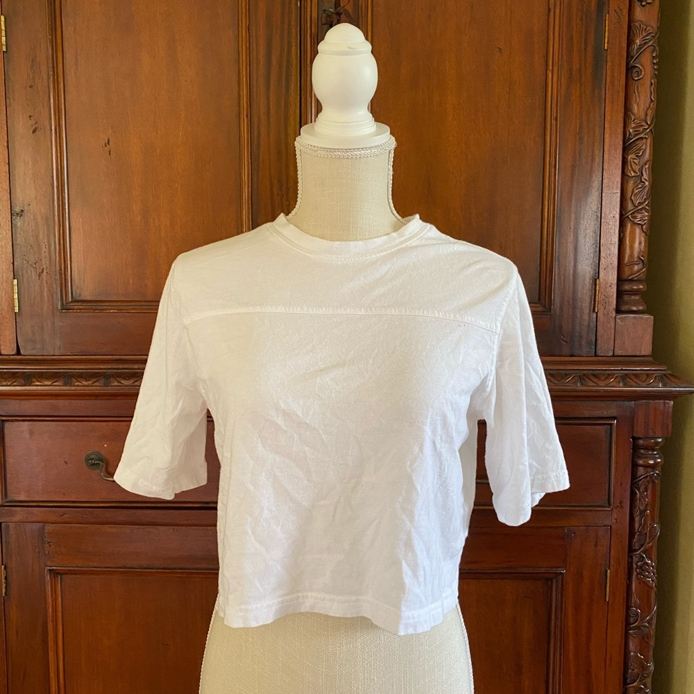 White croped T-shirt